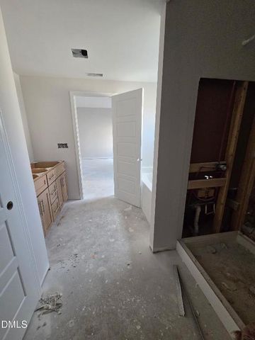 1521 Eastbay Dr., Fayetteville, NC 28312