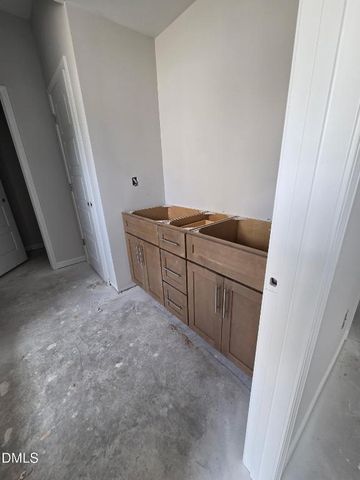 1521 Eastbay Dr., Fayetteville, NC 28312