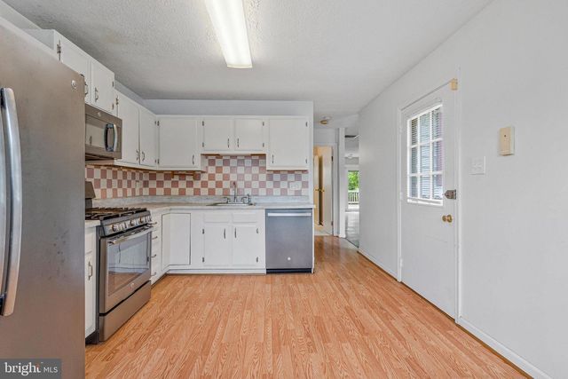 201 E LYNN CT, Sterling, VA 20164