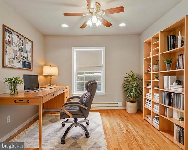 201 E LYNN CT, Sterling, VA 20164