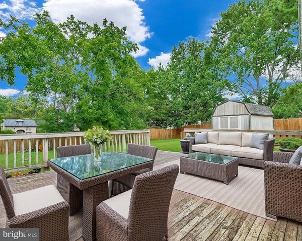 201 E LYNN CT, Sterling, VA 20164