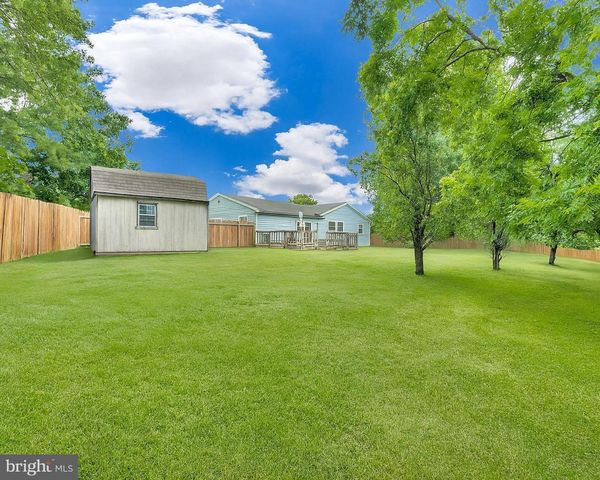 201 E LYNN CT, Sterling, VA 20164