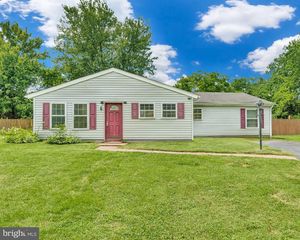 201 E LYNN CT, Sterling, VA 20164