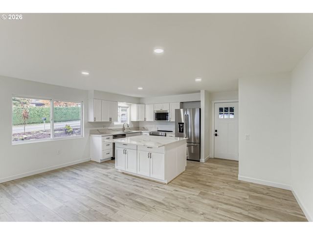 3913 Se WOODBURN Rd, Washougal, WA 98671