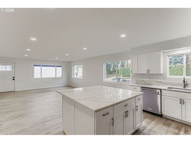3913 Se WOODBURN Rd, Washougal, WA 98671