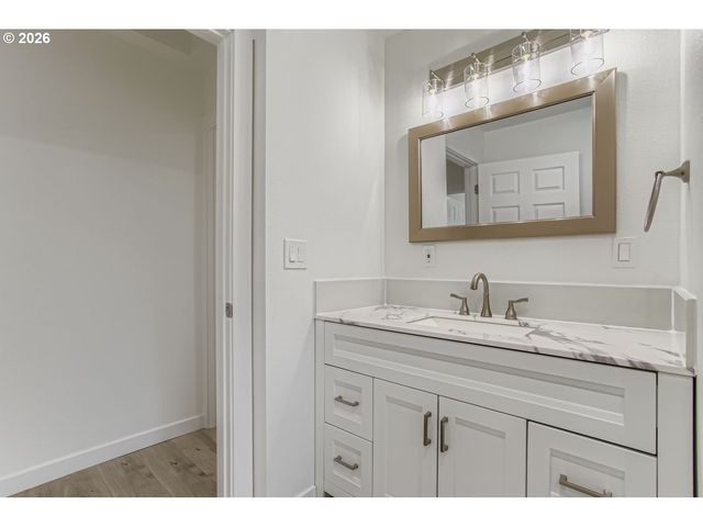 3913 Se WOODBURN Rd, Washougal, WA 98671