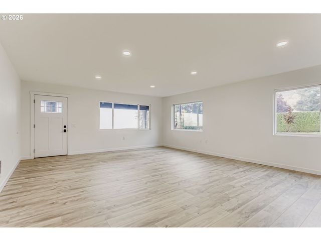 3913 Se WOODBURN Rd, Washougal, WA 98671