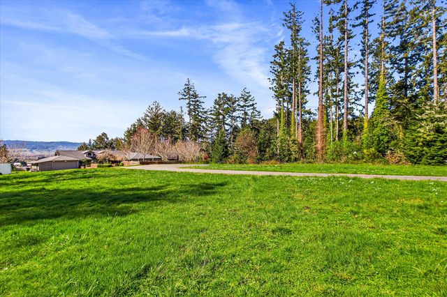 2551 Hillside Drive, Fortuna, CA 95540