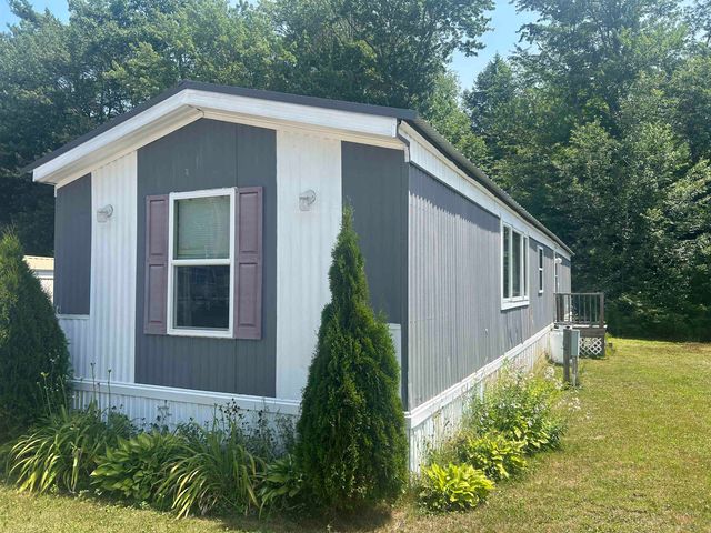 76 Crystal Springs Way, Somersworth, NH 03878
