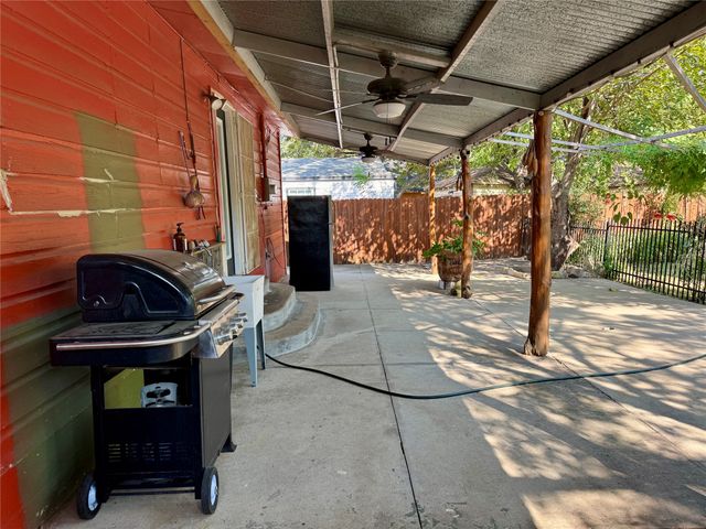 2320 Village Way, Dallas, TX 75216