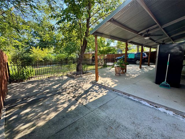 2320 Village Way, Dallas, TX 75216