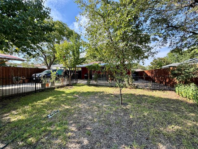 2320 Village Way, Dallas, TX 75216