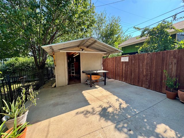 2320 Village Way, Dallas, TX 75216