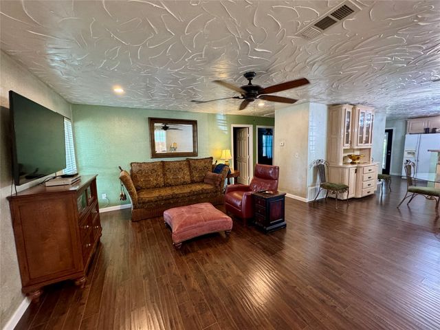 2320 Village Way, Dallas, TX 75216