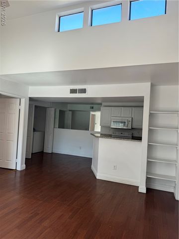 5158 South Jones Boulevard 201, Las Vegas, NV 89118