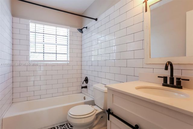 10837 NW 46th Dr, Coral Springs, FL 33076