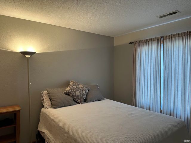 1725 Colonial Drive, Rochester, IN 46975