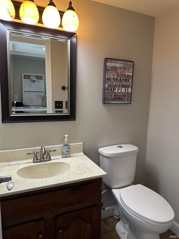 1725 Colonial Drive, Rochester, IN 46975