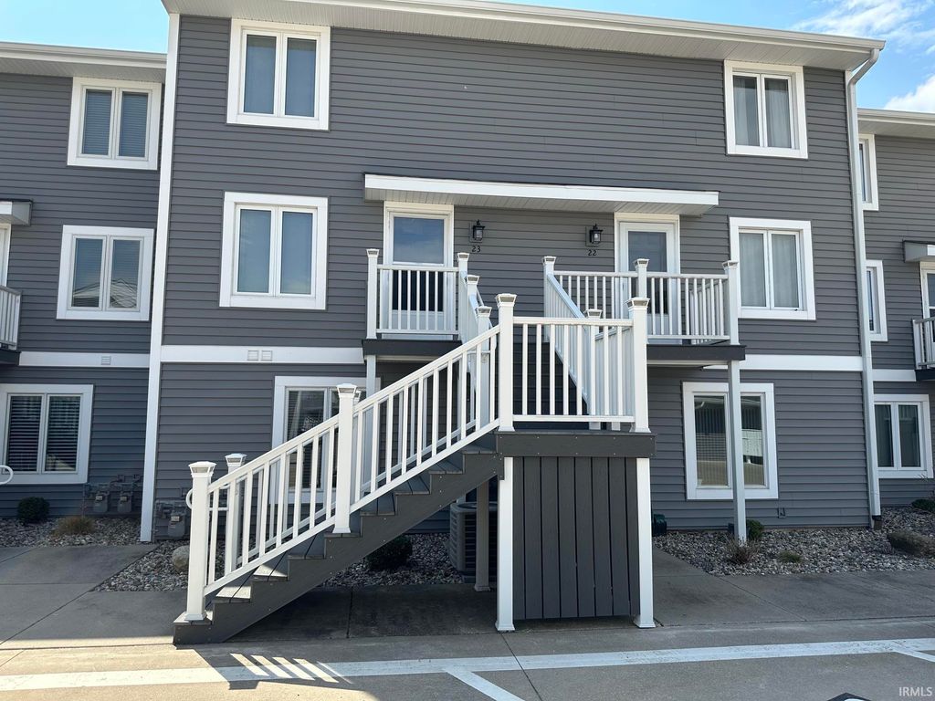 1725 Colonial Drive, Rochester, IN 46975