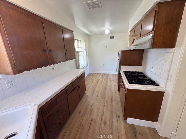 933 W Autumn Drive, Anaheim, CA 92805