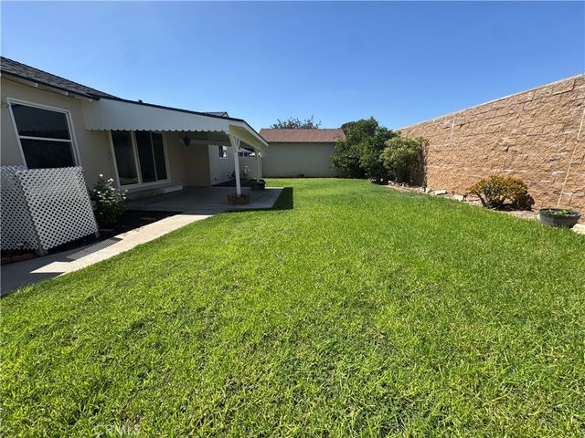 933 W Autumn Drive, Anaheim, CA 92805