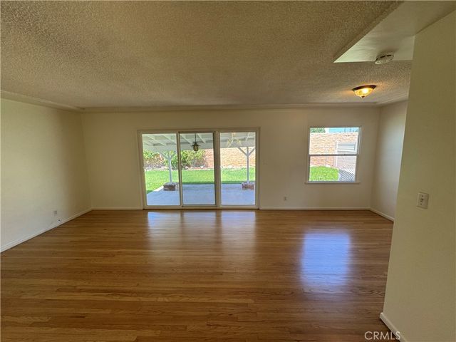 933 W Autumn Drive, Anaheim, CA 92805
