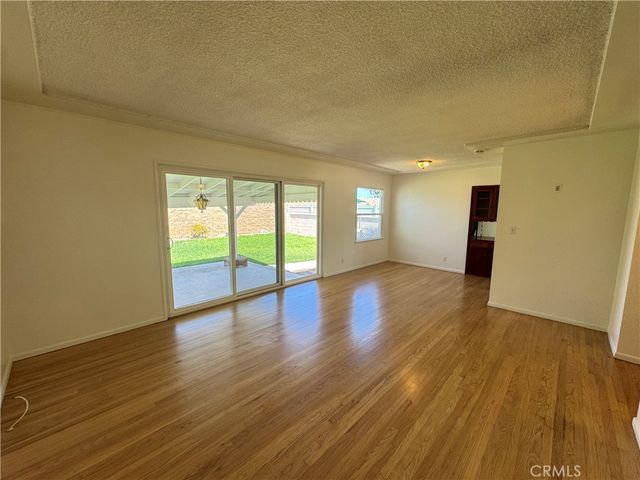 933 W Autumn Drive, Anaheim, CA 92805