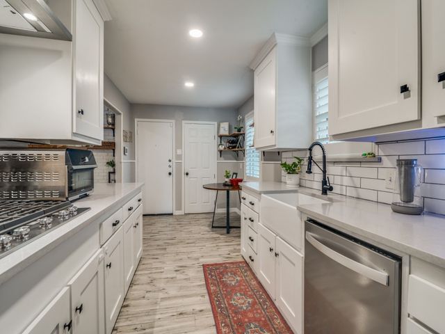 2505 Fenestra Drive, Dallas, TX 75228