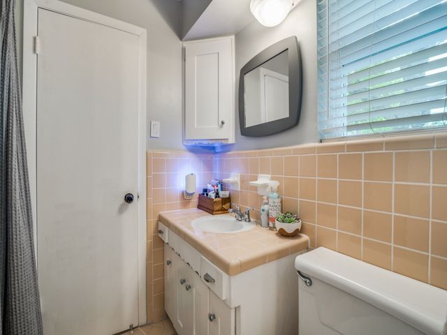 2505 Fenestra Drive, Dallas, TX 75228