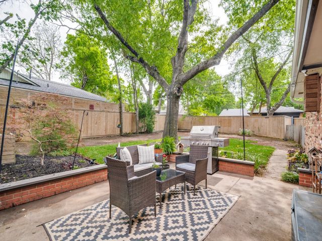 2505 Fenestra Drive, Dallas, TX 75228