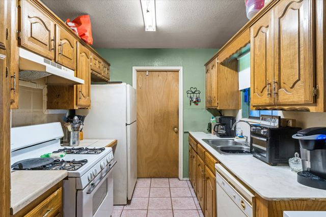 410 W Pine St Street, Edgewood, TX 75117