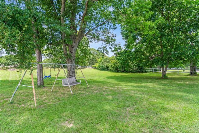 410 W Pine St Street, Edgewood, TX 75117