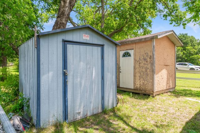 410 W Pine St Street, Edgewood, TX 75117