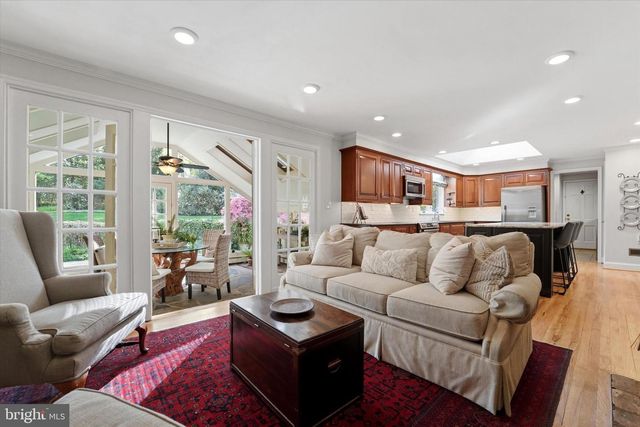 1 OAK TREE LN, Malvern, PA 19355