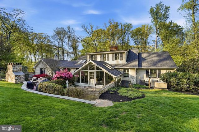 1 OAK TREE LN, Malvern, PA 19355