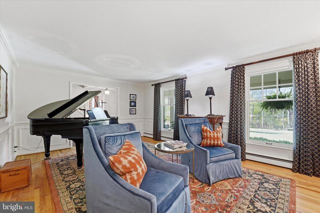 1 OAK TREE LN, Malvern, PA 19355
