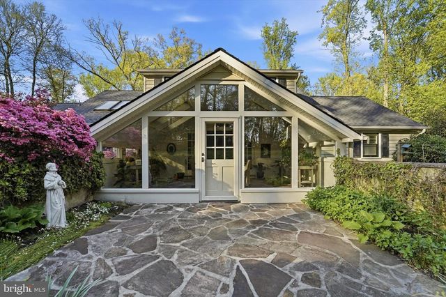 1 OAK TREE LN, Malvern, PA 19355
