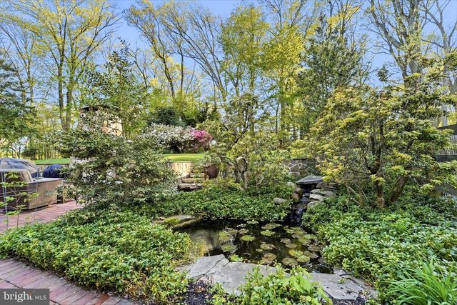 1 OAK TREE LN, Malvern, PA 19355