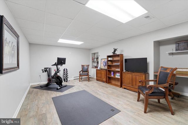 1 OAK TREE LN, Malvern, PA 19355