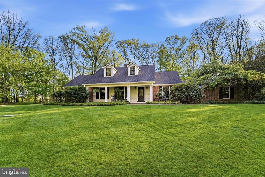 1 OAK TREE LN, Malvern, PA 19355