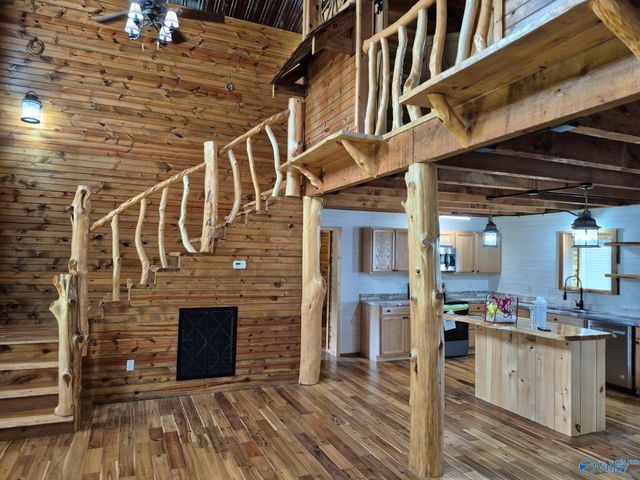 1505 Pleasant Valley Road, Rainbow City, AL 35906