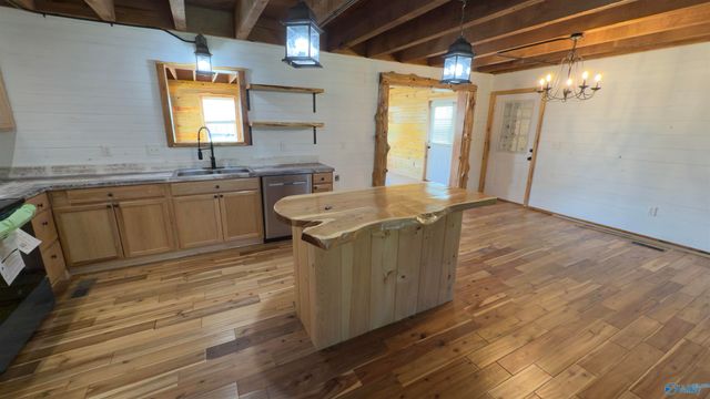 1505 Pleasant Valley Road, Rainbow City, AL 35906