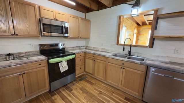 1505 Pleasant Valley Road, Rainbow City, AL 35906