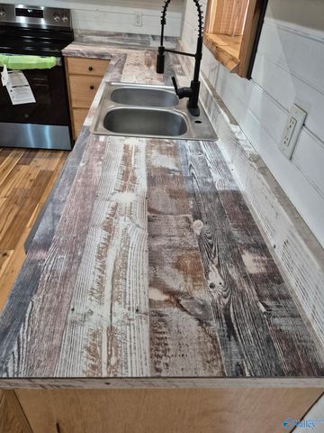 1505 Pleasant Valley Road, Rainbow City, AL 35906