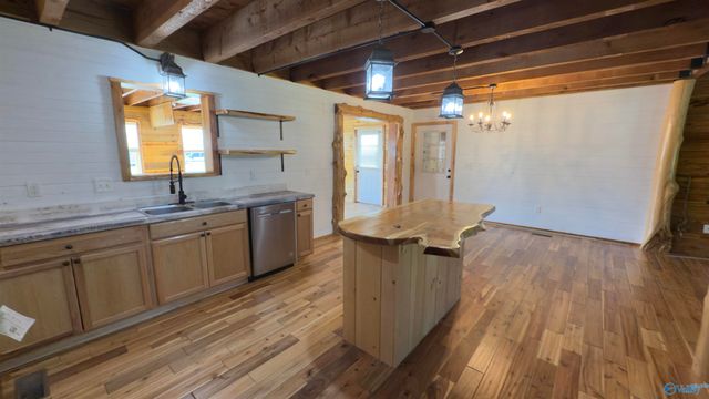 1505 Pleasant Valley Road, Rainbow City, AL 35906