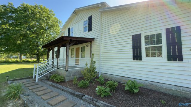 1505 Pleasant Valley Road, Rainbow City, AL 35906