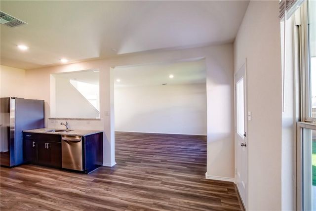 172 Purple Sandpiper LN, Leander, TX 78642