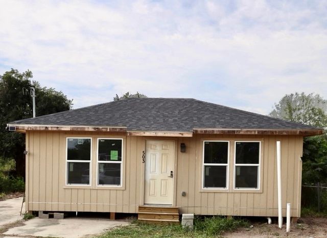 503 Oliver St, Alice, TX 78332