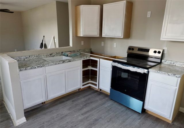 503 Oliver St, Alice, TX 78332