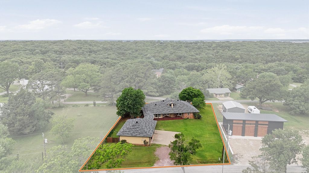 66 Tucker Street, Pottsboro, TX 75076